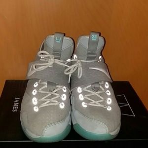 LeBron 14